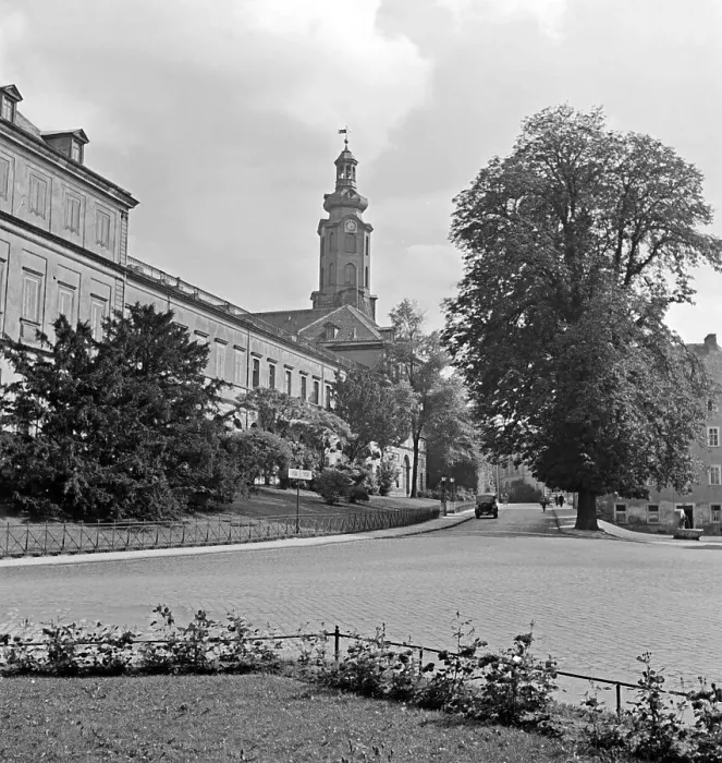 Gerahmter Druck : Weimar. Das Schloss der Stadt in Weimar, Deutschland im Jahrzehnt nach Gerahmter Druck : Weimar. Das Schloss der Stadt in Weimar, Deutschland im Jahrzehnt nach