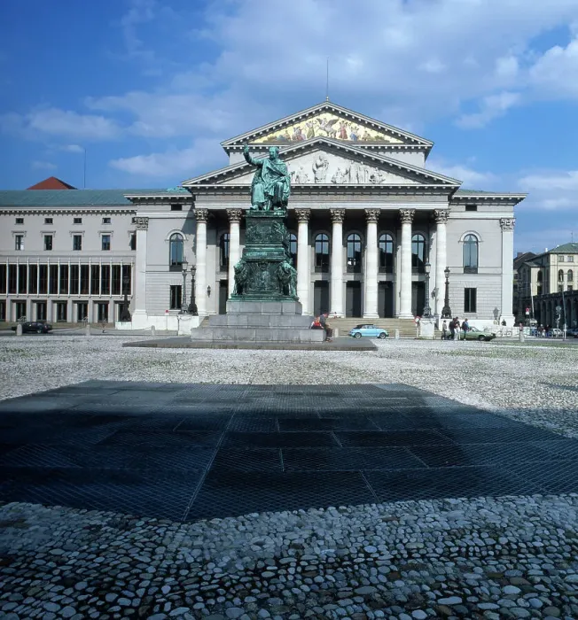 Gerahmter Druck : München: Altstadt mit Blick auf das Nationaltheater am Max-Joseph-Platz