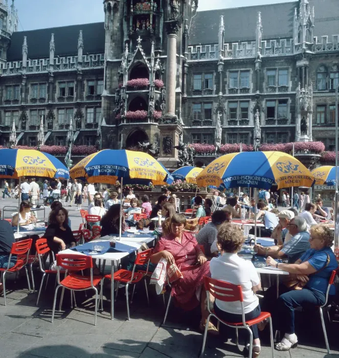 Gerahmter Druck : München. 'Münchner Altstadt am Marienplatz im Jahr 1985.' Gerahmter Druck : München. 'Münchner Altstadt am Marienplatz im Jahr 1985.'