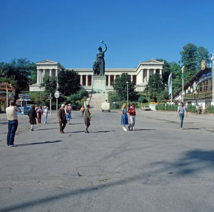 Gerahmter Druck : München, 1985. Schwanthalherhöhe. Bayern und Ruhmeshallen Gerahmter Druck : München, 1985. Schwanthalherhöhe. Bayern und Ruhmeshallen