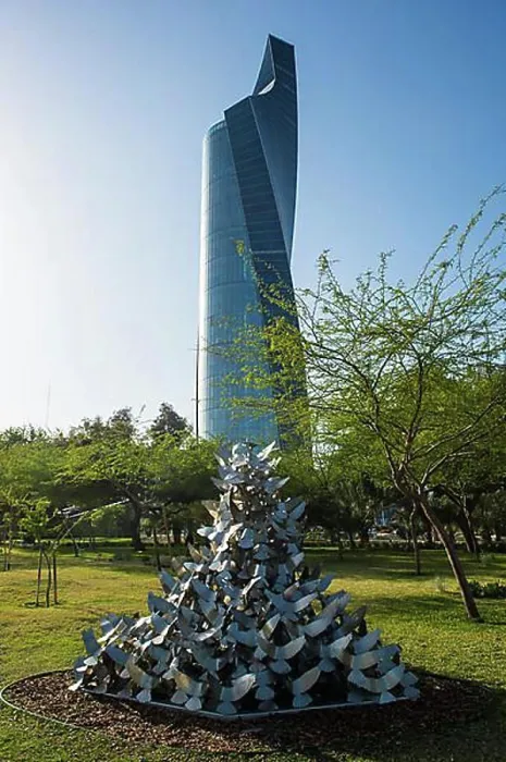 Gerahmter Druck : Der Al-Hamra-Turm und der Al-Shaheed-Park, Kuwait-Stadt, Kuwait, Asien. Gerahmter Druck : Der Al-Hamra-Turm und der Al-Shaheed-Park, Kuwait-Stadt, Kuwait, Asien.