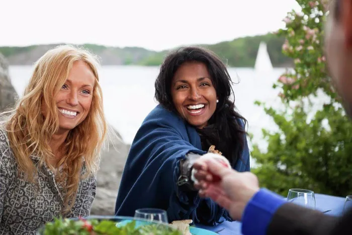 Gerahmter Druck : Freunde beim Abendessen. Gerahmter Druck : Freunde beim Abendessen.