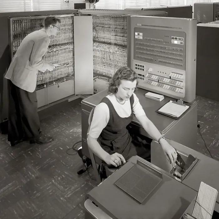 Gerahmter Druck : IBM 704 Computer Gerahmter Druck : IBM 704 Computer