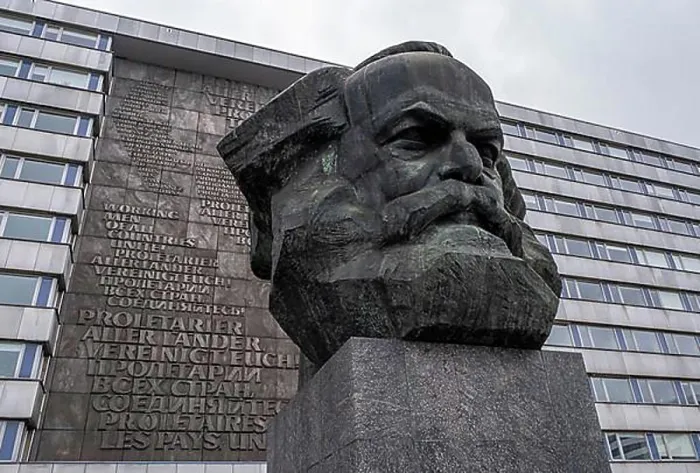 Gerahmter Druck : Denkmal Karl Marx, Chemnitz, Sachsen, Deutschland, Europa. Gerahmter Druck : Denkmal Karl Marx, Chemnitz, Sachsen, Deutschland, Europa.