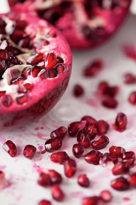 Gerahmter Druck : Pomegranate Close Up Gerahmter Druck : Pomegranate Close Up