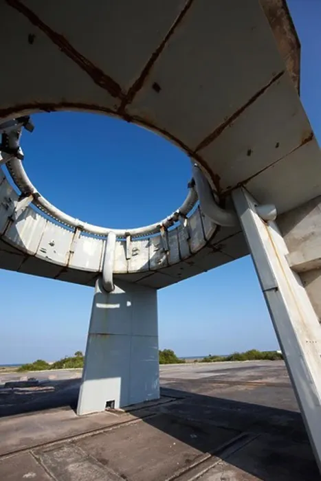 Gerahmter Druck : Übrig gebliebene Reste des Startturms am Launch Complex 34, Cape Canaveral Air Force Station, Cape Canaveral, Florida, USA. Gerahmter Druck : Übrig gebliebene Reste des Startturms am Launch Complex 34, Cape Canaveral Air Force Station, Cape Canaveral, Florida, USA.