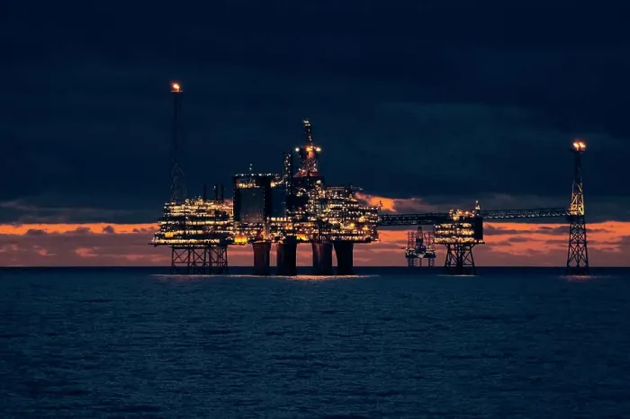 Gerahmter Druck : Sleipner CO2-Plattform, vor Stavanger, Nordsee, Norwegen. Gerahmter Druck : Sleipner CO2-Plattform, vor Stavanger, Nordsee, Norwegen.