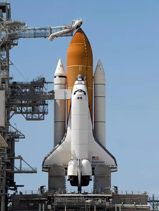 Gerahmter Druck : Raumschiff Endeavour am Startplatz, NASA-Kennedy-Space-Zentrum, Cape Canaveral, Florida, USA. Gerahmter Druck : Raumschiff Endeavour am Startplatz, NASA-Kennedy-Space-Zentrum, Cape Canaveral, Florida, USA.