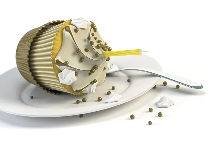 Gerahmter Druck : 3D-Rendern einer umgestürzten Torte auf einem Teller. Gerahmter Druck : 3D-Rendern einer umgestürzten Torte auf einem Teller.