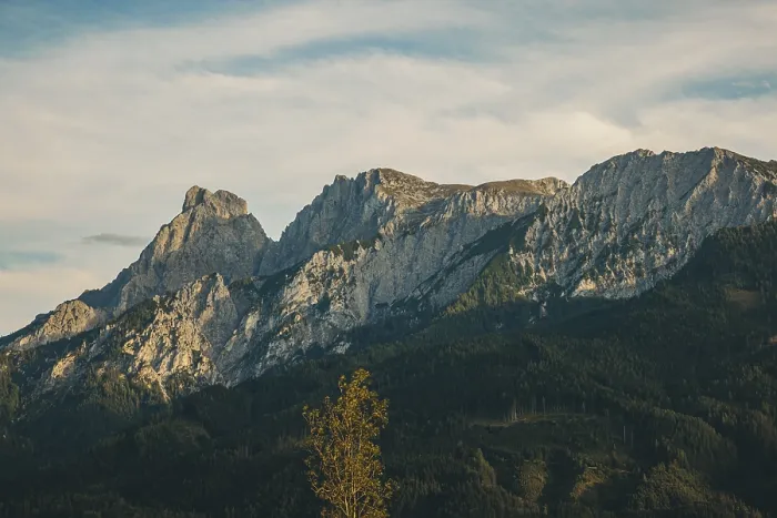Gerahmter Druck : Admonter Reichensteingruppe im Sonnenlicht. Gerahmter Druck : Admonter Reichensteingruppe im Sonnenlicht.