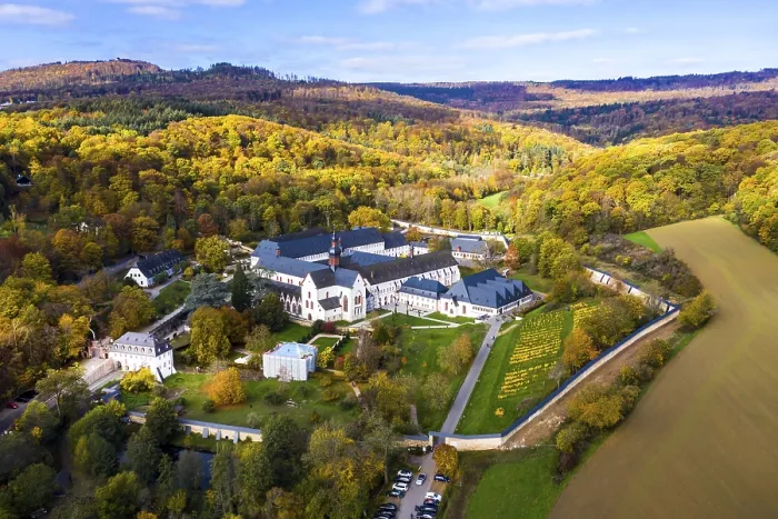 Gerahmter Druck : Luftbildansicht des Eberbacher Klosters Gerahmter Druck : Luftbildansicht des Eberbacher Klosters
