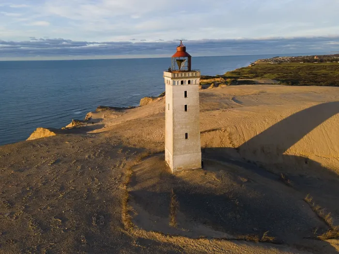 Gerahmter Druck : Luftaufnahme, Leuchtturm und Düne. Gerahmter Druck : Luftaufnahme, Leuchtturm und Düne.
