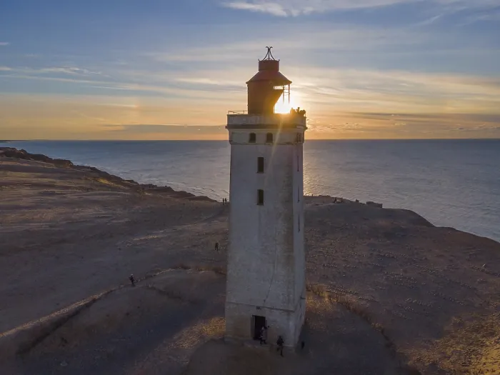 Gerahmter Druck : Luftbild, Leuchtturm und Düne.