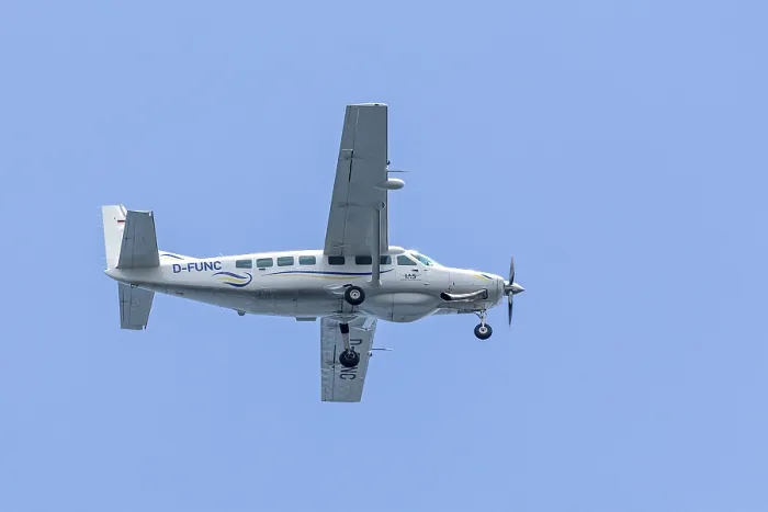 Gerahmter Druck : Flugzeug, Einmotoriges, Rundflug. Gerahmter Druck : Flugzeug, Einmotoriges, Rundflug.