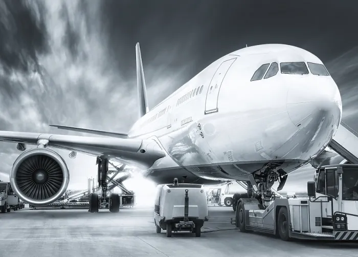 Gerahmter Druck : Flugzeug wird für den Start vorbereitet. Gerahmter Druck : Flugzeug wird für den Start vorbereitet.