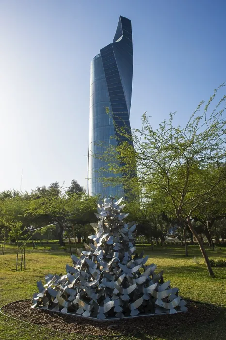Gerahmter Druck : Turm Al Hamra und der Al Shaheed Park Gerahmter Druck : Turm Al Hamra und der Al Shaheed Park