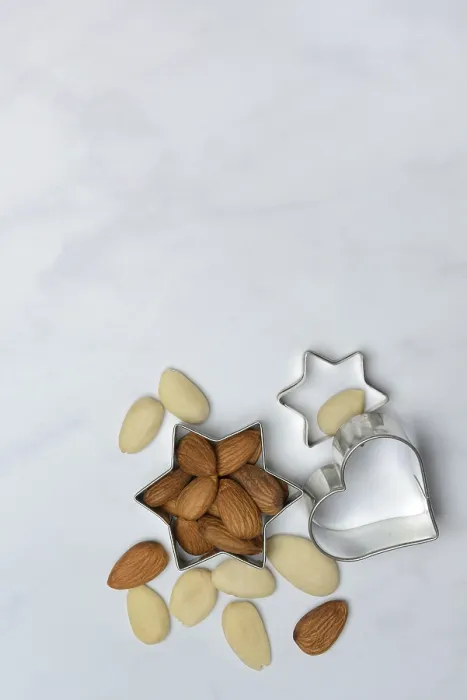 Gerahmter Druck : Mandel und Biskuitformen für Biscuits. Gerahmter Druck : Mandel und Biskuitformen für Biscuits.