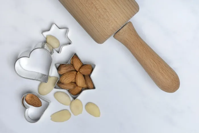Gerahmter Druck : Mandeln und Biskuitstempel für Biscuits Gerahmter Druck : Mandeln und Biskuitstempel für Biscuits