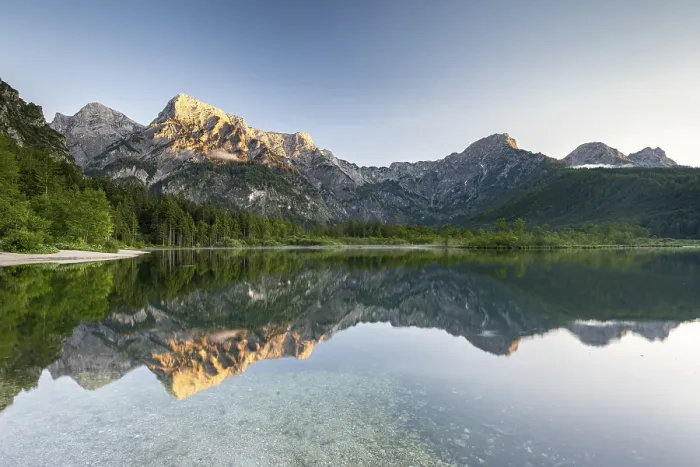 Gerahmter Druck : Almsee mit Spiegelung, Totes Gebirge Gerahmter Druck : Almsee mit Spiegelung, Totes Gebirge