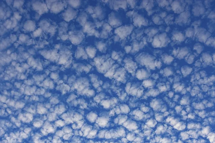 Gerahmter Druck : Altocumulus-Wolken, Oberösterreich, Österreich Gerahmter Druck : Altocumulus-Wolken, Oberösterreich, Österreich