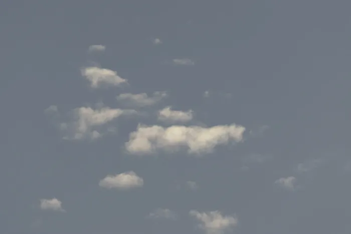 Gerahmter Druck : Altocumulus-Wolken in einem blauen Himmel, England, Vereinigtes Königreich Gerahmter Druck : Altocumulus-Wolken in einem blauen Himmel, England, Vereinigtes Königreich