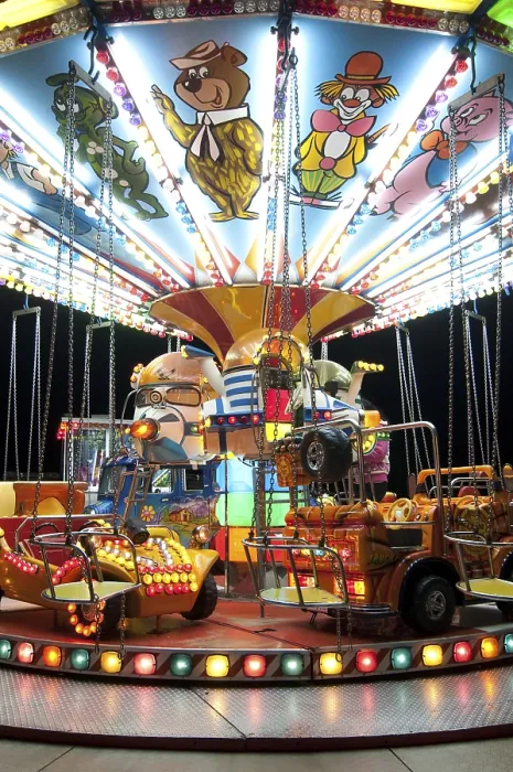 Gerahmter Druck : Freizeitpark bei Nacht Gerahmter Druck : Freizeitpark bei Nacht