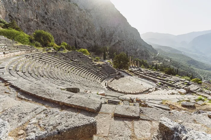 Gerahmter Druck : Das antike Theater von Delphi, alt-Delphi. Gerahmter Druck : Das antike Theater von Delphi, alt-Delphi.