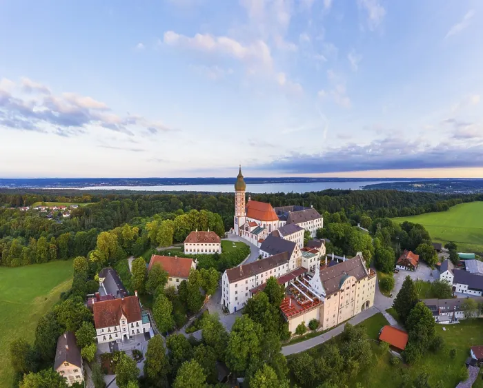Gerahmter Druck : Andechser Kloster, Luftaufnahme Gerahmter Druck : Andechser Kloster, Luftaufnahme
