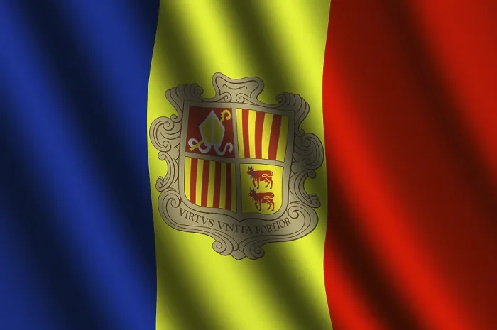 Gerahmter Druck : Die andorrenische Flagge weht im Wind. Gerahmter Druck : Die andorrenische Flagge weht im Wind.