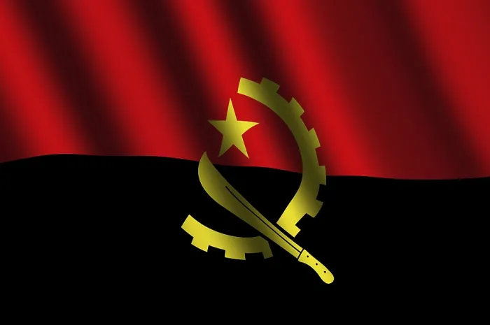 Gerahmter Druck : Die angolanische Flagge weht im Wind. Gerahmter Druck : Die angolanische Flagge weht im Wind.