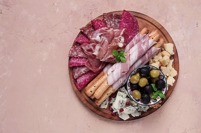 Gerahmter Druck : Vorspeise, Vorspeisenplatte, Teller, Wurst Gerahmter Druck : Vorspeise, Vorspeisenplatte, Teller, Wurst