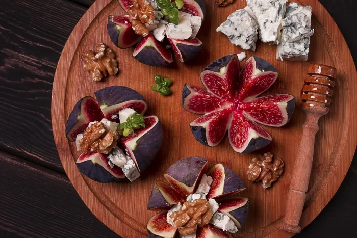 Gerahmter Druck : Vorspeise, Figs mit Blauschimmelkäse.