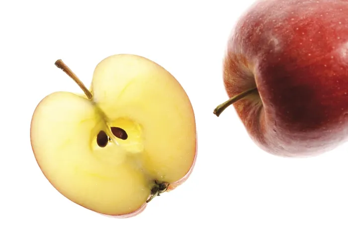 Gerahmter Druck : Apfel und Apfelscheibe Gerahmter Druck : Apfel und Apfelscheibe