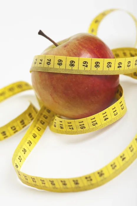 Gerahmter Druck : Apfel mit einem Maßband Gerahmter Druck : Apfel mit einem Maßband