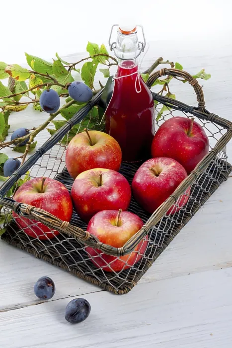 Gerahmter Druck : Apfelpflaumen Saft Gerahmter Druck : Apfelpflaumen Saft