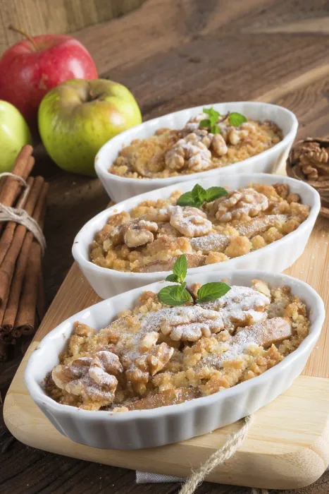 Gerahmter Druck : Apfel-Walnuss Streuselkuchen Gerahmter Druck : Apfel-Walnuss Streuselkuchen
