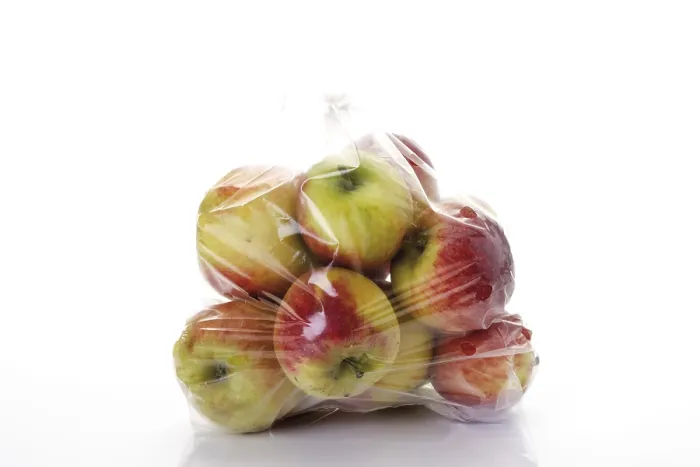 Gerahmter Druck : Äpfel in einem Plastikbeutel. Gerahmter Druck : Äpfel in einem Plastikbeutel.
