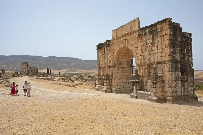 Gerahmter Druck : Arc de Triomphe, archäologischer Fundort Gerahmter Druck : Arc de Triomphe, archäologischer Fundort