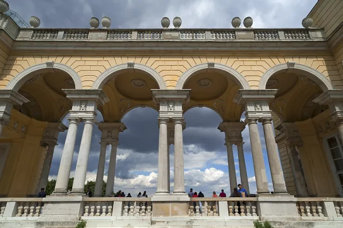 Gerahmter Druck : Der Gloriette-Arkad, erbaut 1775. Gerahmter Druck : Der Gloriette-Arkad, erbaut 1775.
