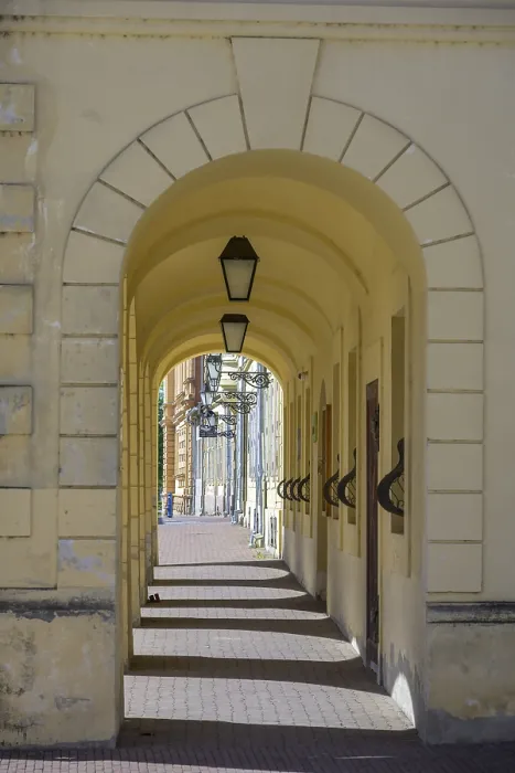 Gerahmter Druck : Arcade auf dem Hauptplatz, Tvrđa. Gerahmter Druck : Arcade auf dem Hauptplatz, Tvrđa.