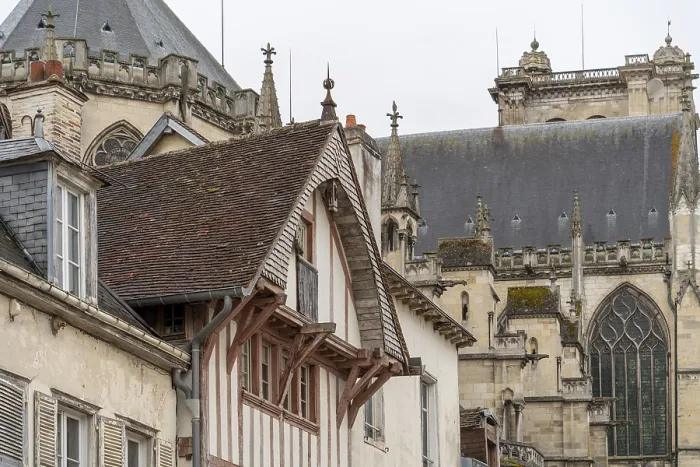 Gerahmter Druck : Architektonische Eindrücke von Troyes. Gerahmter Druck : Architektonische Eindrücke von Troyes.