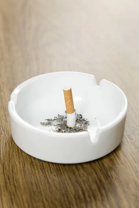 Gerahmter Druck : Zigarrenaschenbecher Gerahmter Druck : Zigarrenaschenbecher