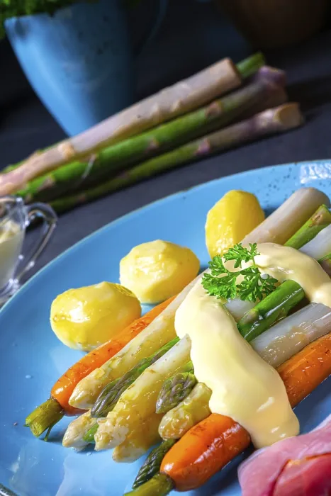 Gerahmter Druck : Spargel mit Schwarzwälder Schinken. Gerahmter Druck : Spargel mit Schwarzwälder Schinken.