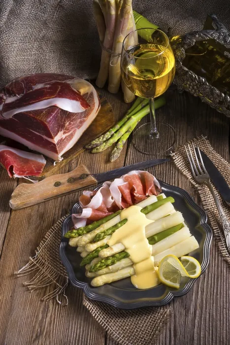 Gerahmter Druck : Spargel mit Schinken. Gerahmter Druck : Spargel mit Schinken.