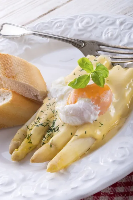 Gerahmter Druck : Spargel mit Soße. Gerahmter Druck : Spargel mit Soße.