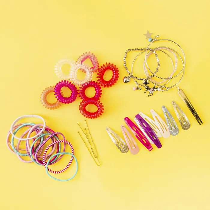 Gerahmter Druck : Vielzählige Haaraccessoires Gerahmter Druck : Vielzählige Haaraccessoires