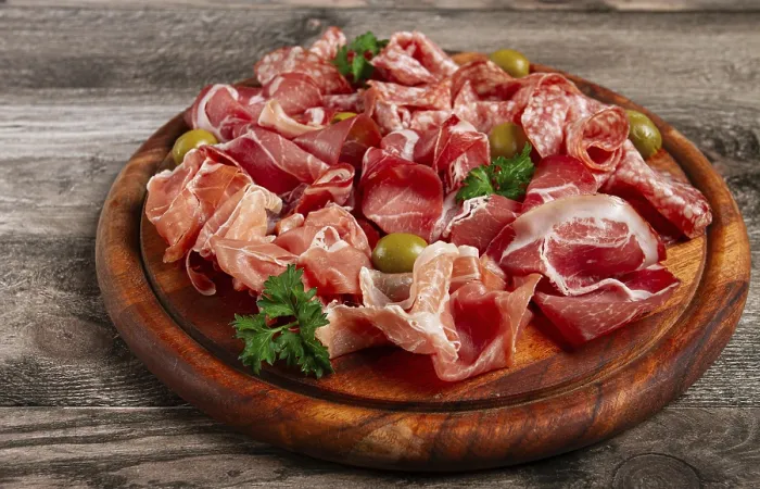 Gerahmter Druck : Sortiment, geschnittenes Fleisch-Vorspeise. Gerahmter Druck : Sortiment, geschnittenes Fleisch-Vorspeise.