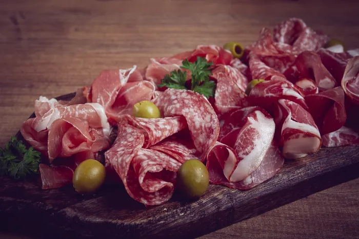 Gerahmter Druck : Sortiment, geschnittenes Fleisch-Vorspeise Gerahmter Druck : Sortiment, geschnittenes Fleisch-Vorspeise