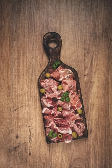 Gerahmter Druck : Sortiment, geschnittenes Fleisch-Vorspeise. Gerahmter Druck : Sortiment, geschnittenes Fleisch-Vorspeise.
