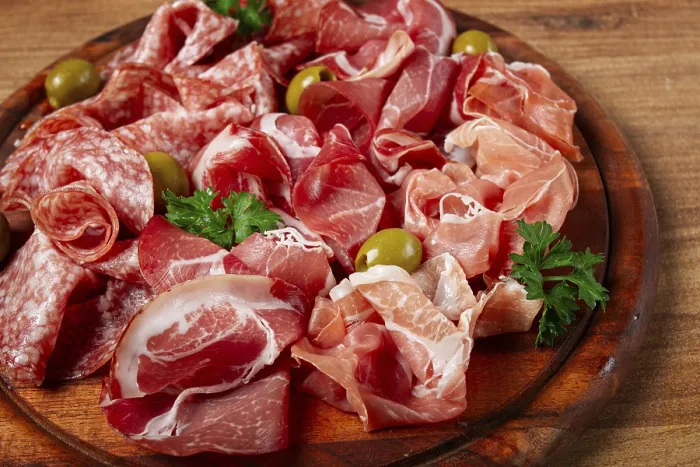 Gerahmter Druck : Sortiment, geschnittenes Fleisch-Vorspeise. Gerahmter Druck : Sortiment, geschnittenes Fleisch-Vorspeise.